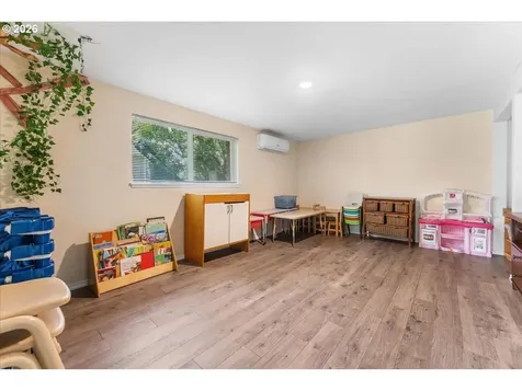 948 NE Queens Lane Hillsboro OR 97124