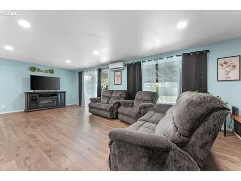 948 NE Queens Lane Hillsboro OR 97124
