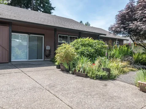 17758 SE Washington Street Portland OR 97233