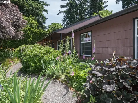 17758 SE Washington Street Portland OR 97233