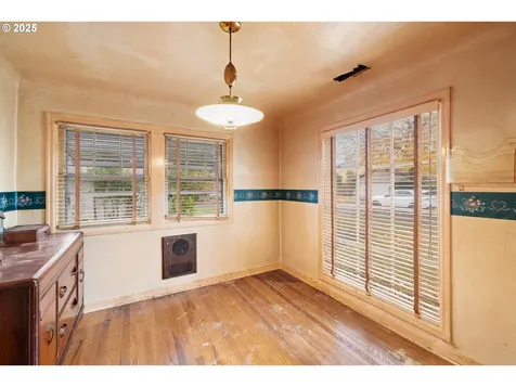 8730 NE Davis Street Portland OR 97220