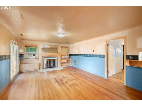 8730 NE Davis Street Portland OR 97220