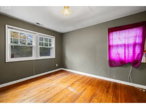 8730 NE Davis Street Portland OR 97220