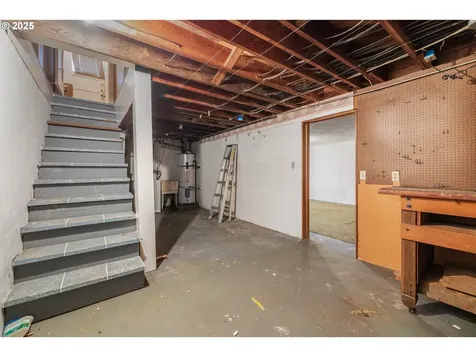 8730 NE Davis Street Portland OR 97220
