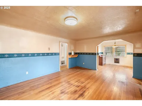 8730 NE Davis Street Portland OR 97220