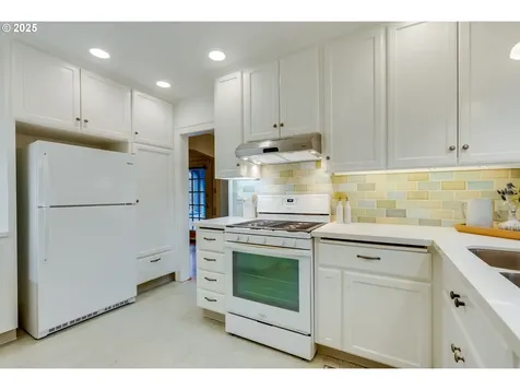 2014 SE 59th Avenue Portland OR 97215