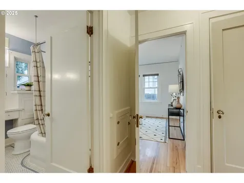 2014 SE 59th Avenue Portland OR 97215