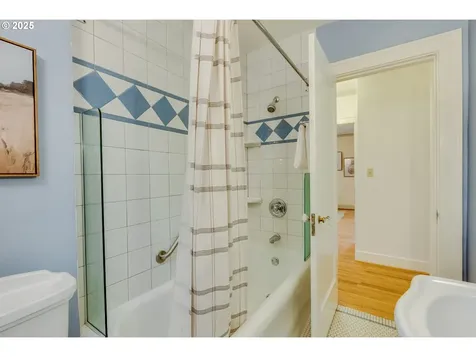 2014 SE 59th Avenue Portland OR 97215