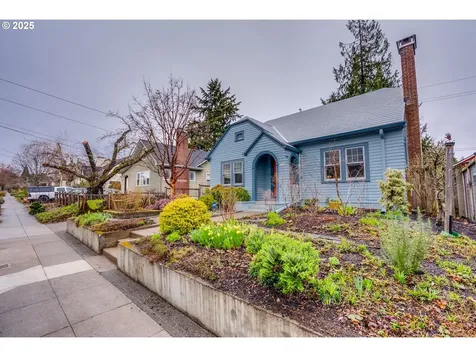 2014 SE 59th Avenue Portland OR 97215