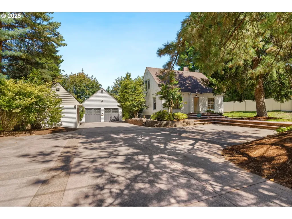 14629 NE Halsey Street Portland OR 97230