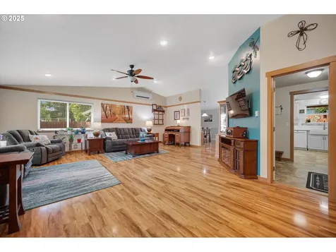 201 Shirley Street Molalla OR 97038