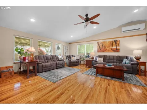 201 Shirley Street Molalla OR 97038
