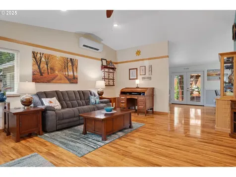 201 Shirley Street Molalla OR 97038