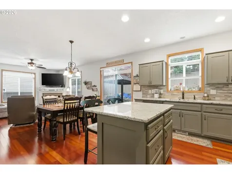 38791 Sawyer Street Sandy OR 97055