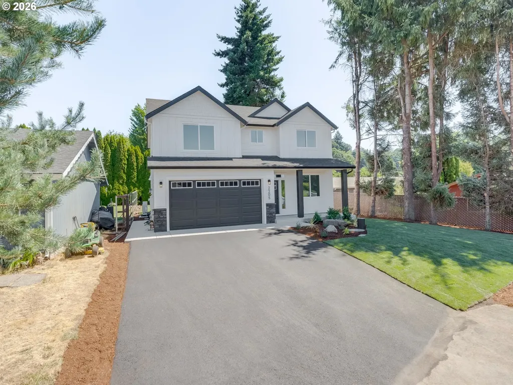 2205 NW 69th Street Vancouver WA 98660