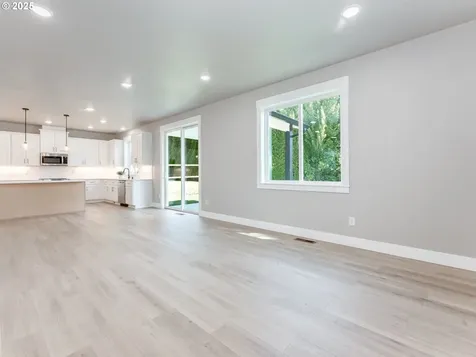 2205 NW 69th Street Vancouver WA 98660