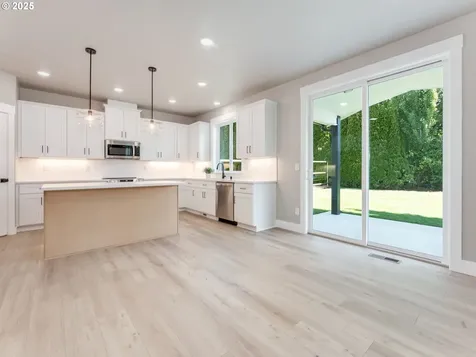 2205 NW 69th Street Vancouver WA 98660