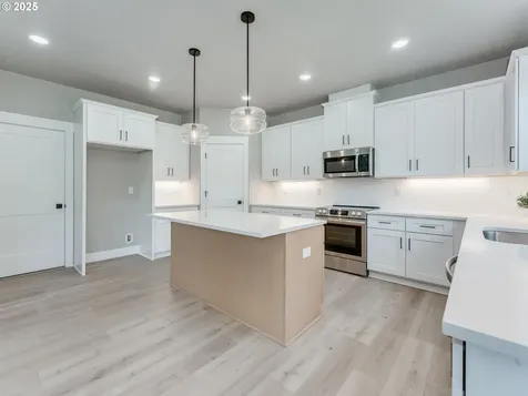 2205 NW 69th Street Vancouver WA 98660