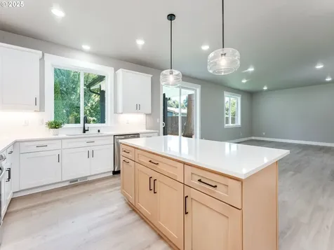 2205 NW 69th Street Vancouver WA 98660