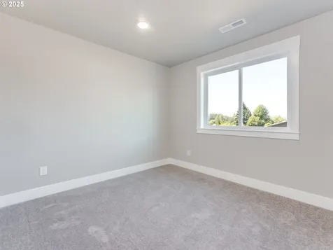 2205 NW 69th Street Vancouver WA 98660