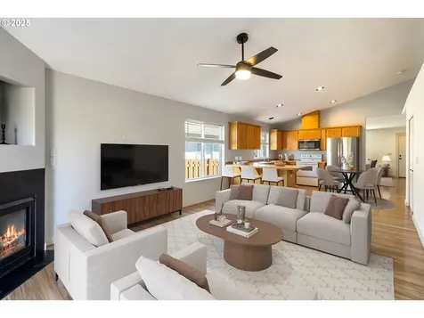 1870 Island Drive Longview WA 98632