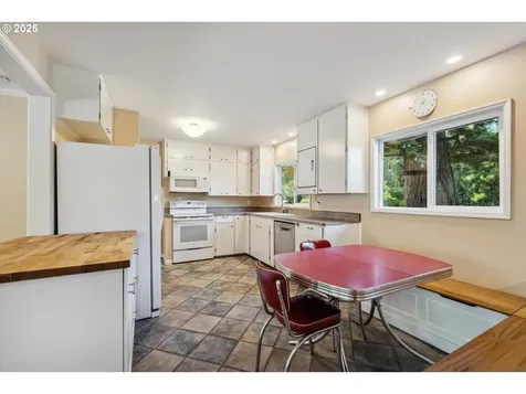 2941 NW Elmwood Drive Corvallis OR 97330