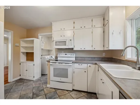 2941 NW Elmwood Drive Corvallis OR 97330