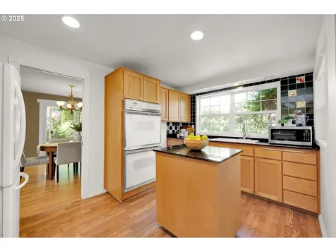 2080 Ridgeway Drive Eugene OR 97401