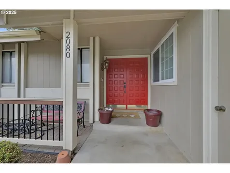 2080 Ridgeway Drive Eugene OR 97401