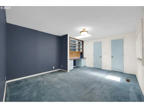 2080 Ridgeway Drive Eugene OR 97401
