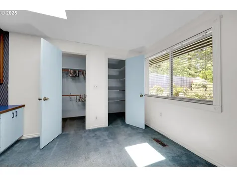2080 Ridgeway Drive Eugene OR 97401
