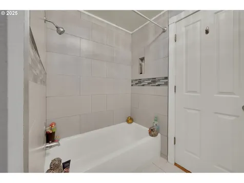 2080 Ridgeway Drive Eugene OR 97401