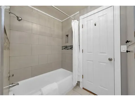 2080 Ridgeway Drive Eugene OR 97401