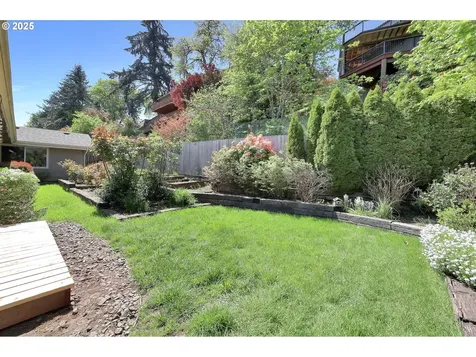 2080 Ridgeway Drive Eugene OR 97401