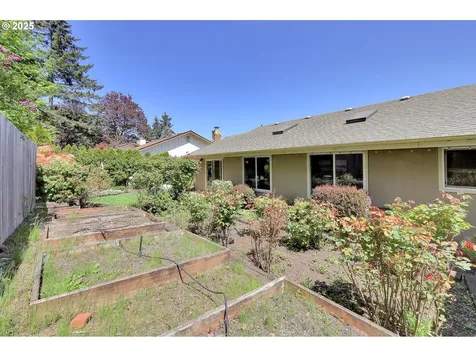 2080 Ridgeway Drive Eugene OR 97401