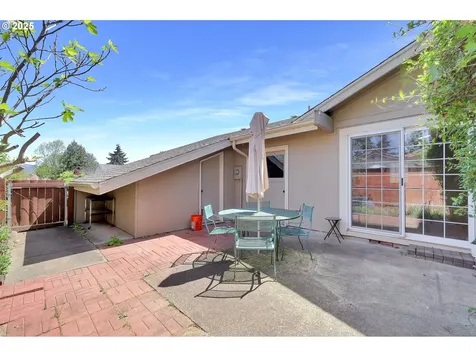 2080 Ridgeway Drive Eugene OR 97401
