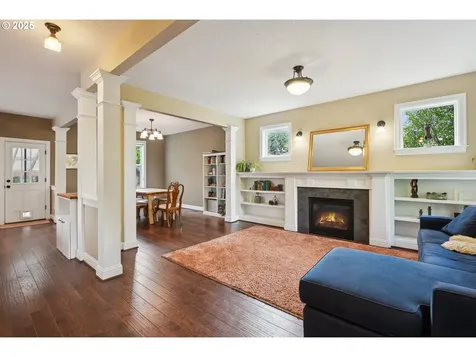 160 NE Bryant Street Portland OR 97211