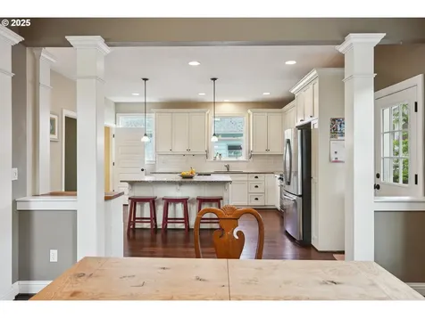 160 NE Bryant Street Portland OR 97211