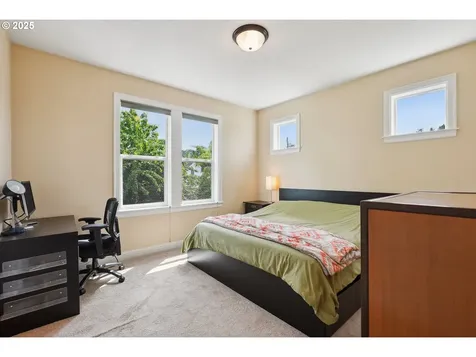 160 NE Bryant Street Portland OR 97211