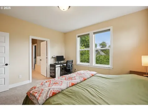 160 NE Bryant Street Portland OR 97211