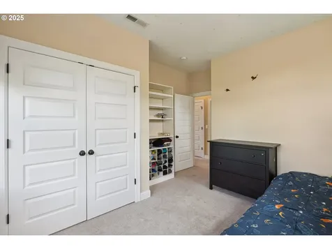 160 NE Bryant Street Portland OR 97211