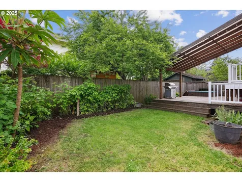 160 NE Bryant Street Portland OR 97211