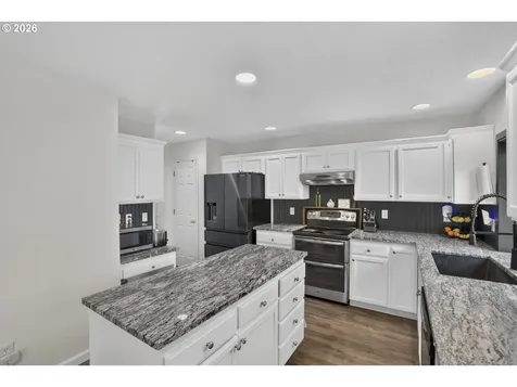 34703 Alpine Avenue St. Helens OR 97051