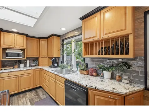 2005 Amirante Street Eugene OR 97402