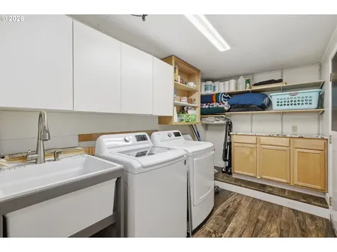 2005 Amirante Street Eugene OR 97402