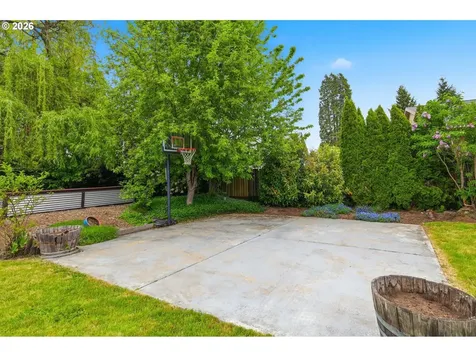 2005 Amirante Street Eugene OR 97402
