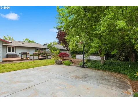 2005 Amirante Street Eugene OR 97402
