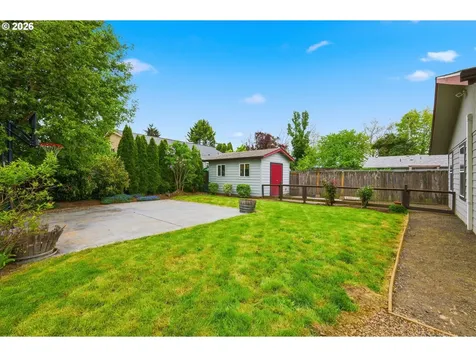 2005 Amirante Street Eugene OR 97402
