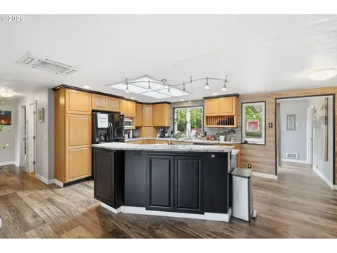2005 Amirante Street Eugene OR 97402