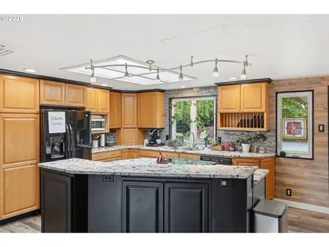 2005 Amirante Street Eugene OR 97402